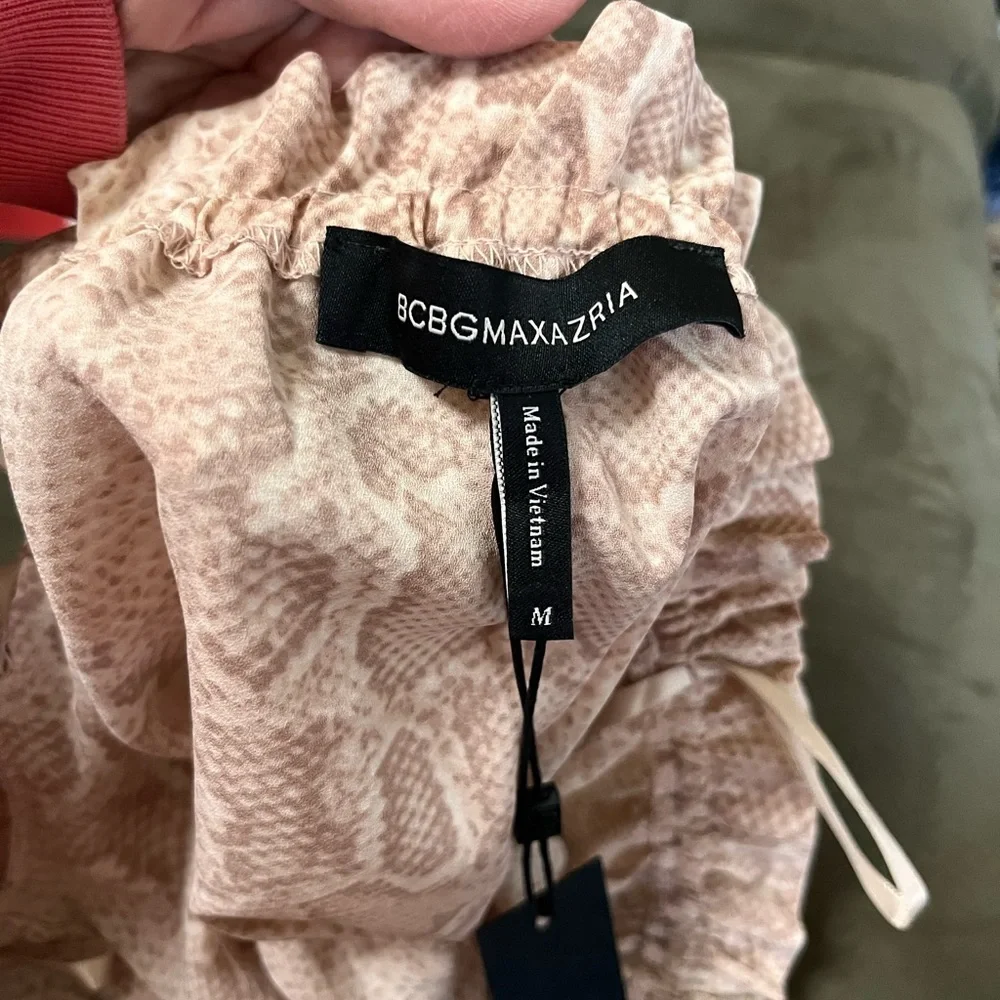 BCBG Max Azria peasant snakeskin blouse, NWT, size M. - Picture 4 of 6